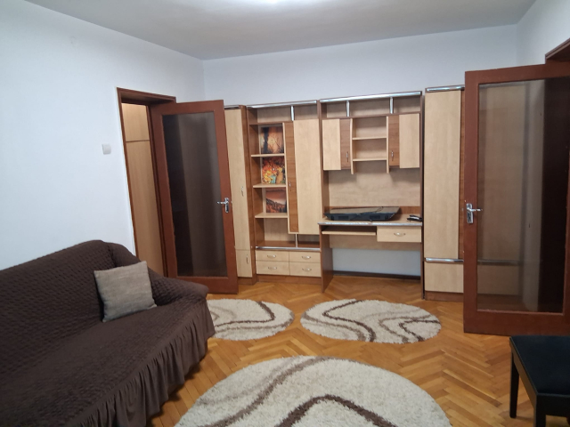 2 camere,  semidecomandat,  50 mp, de vanzare apartament in zona Podu Ros,  (Salubris) 162263