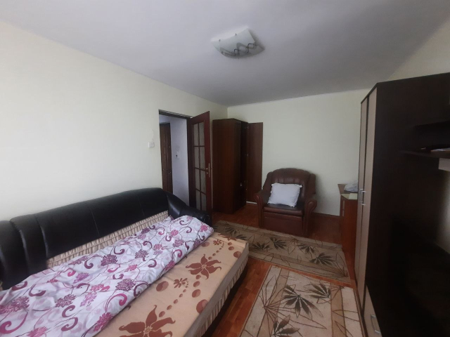 Precista apartament  47 mp, 2 camere,  decomandat, de vanzare,  (Scoala nr 4) 161904