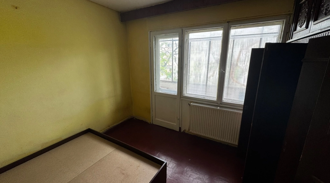 Oferta Apartament, 3 camere semidecomandat, 65 mp, Podu Ros, de vanzare,  Sensul Giratoriu imagine 1