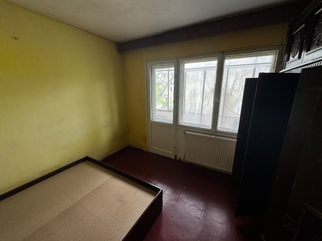 Apartament, 3 camere  semidecomandat,  65 mp, Podu Ros, de vanzare,  (Sensul Giratoriu) 162751