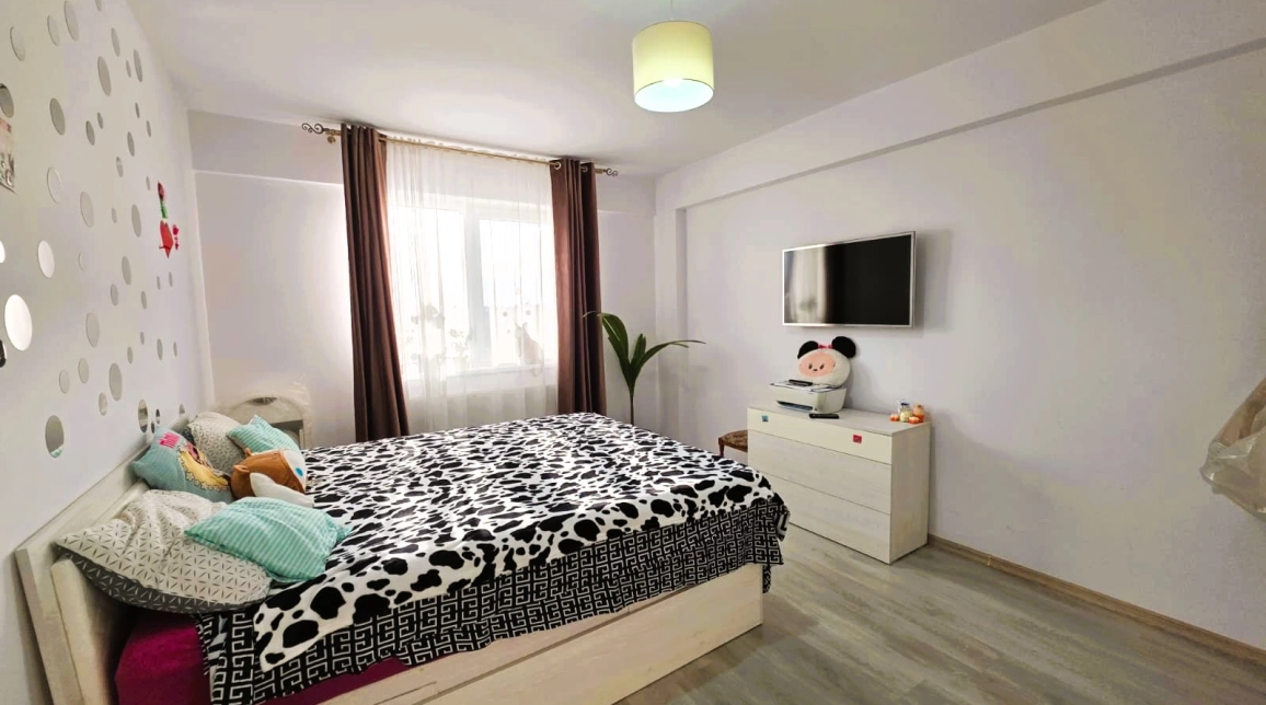 Oferta 3 camere, decomandat, 72 mp, de vanzare apartament in zona Podul de Fier,  Moara de Vant - Restaurant Little Texas imagine 1