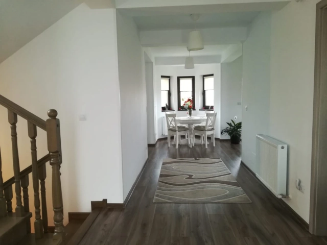 Apartament 6 camere - Valea Lupului