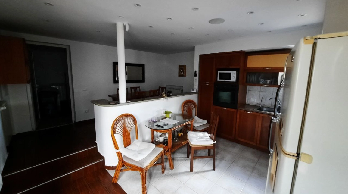 Oferta Stefan cel mare casa 300 mp, 6 camere, de vanzare,  Club Sportiv Ceahlaul / Palatul Copiilor imagine 12