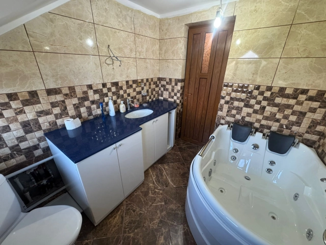 Apartament 4 camere - Tomesti
