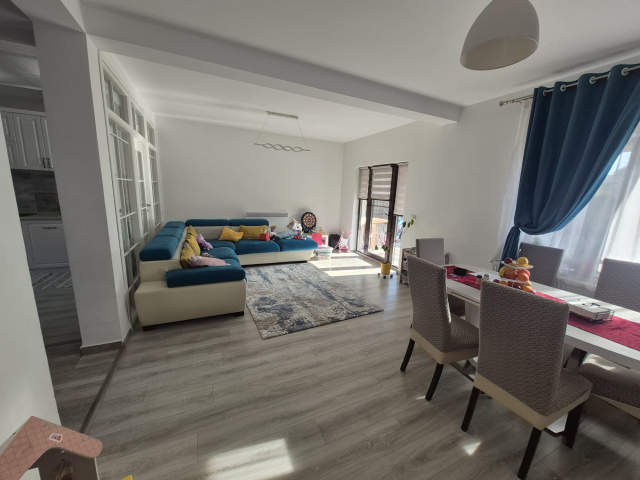 De vanzare vila, 5 camere,  110mp, Miroslava,  (Transanapet) 162152