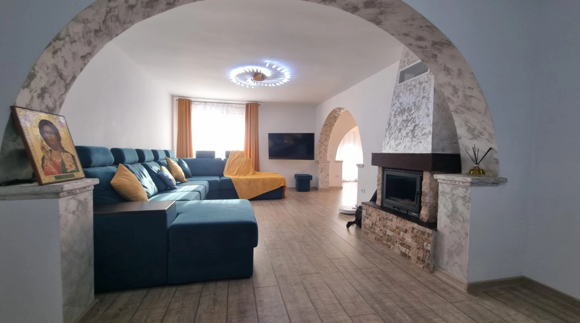 Oferta De vanzare casa, 5 camere, 200 mp, Valea Adanca,  la 200 ml de Aleea Tudor Neculai imagine 1