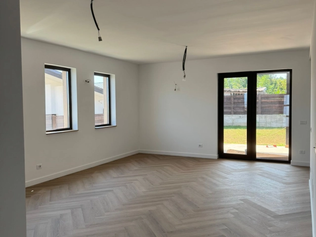 Apartament 3 camere - Ciurea