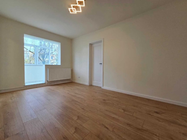 2 camere,  nedecomandat,  38 mp, de vanzare apartament in zona Alexandru cel Bun,  (Liceul Miron Costin) 162183