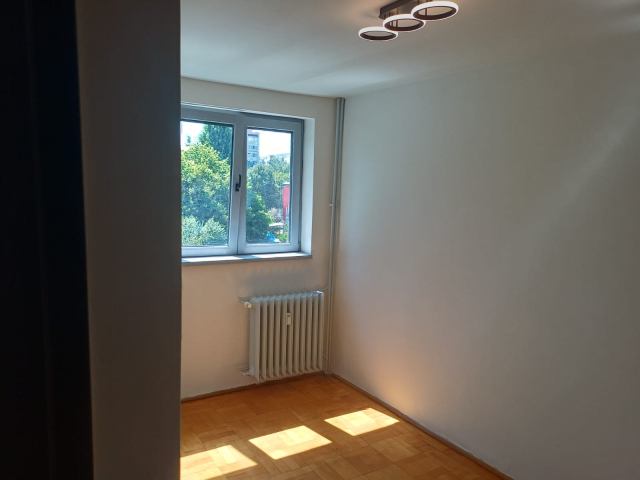 Titan apartament  60 mp, 3 camere,  semidecomandat, de vanzare,  (Piata Minis) 163384
