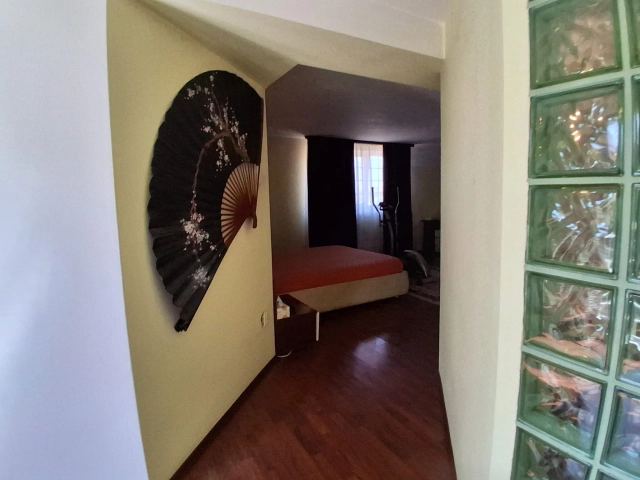 Apartament 5 camere - Bucium