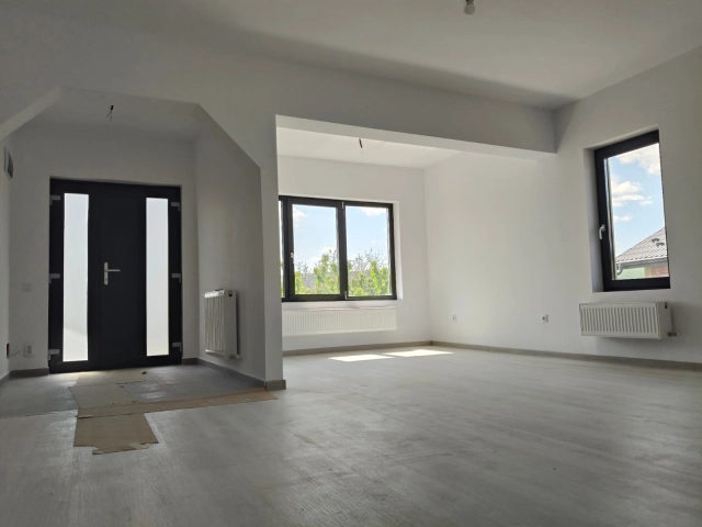 Apartament 3 camere - Tomesti