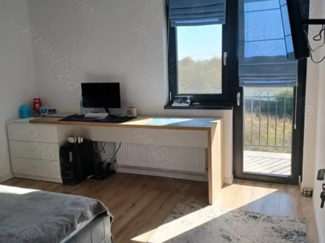 Apartament 4 camere - Miroslava