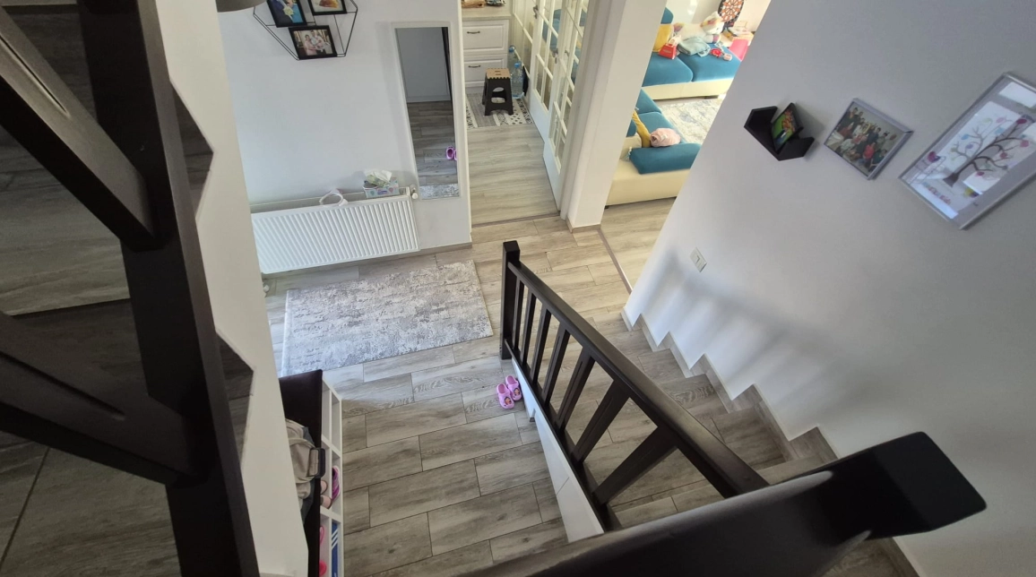 Oferta De vanzare casa, 5 camere, 110 mp, Miroslava,  Transanapet imagine 8