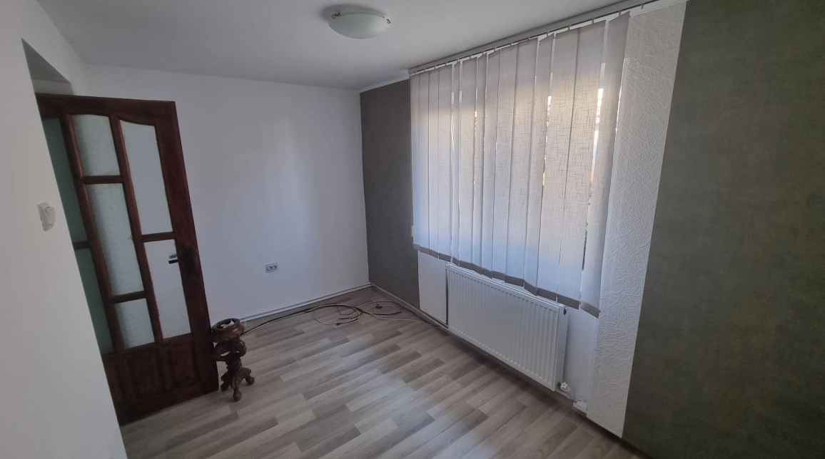 Oferta Casa, 3 camere , 68 mp, Podu Ros, de inchiriat,  Pizzeria Alila imagine 1