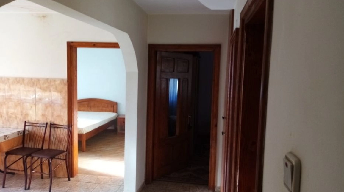 Oferta De vanzare apartament, 4 camere, decomandat, 90 mp, Central,  Colegiul Tehnologic "Spiru Haret" imagine 1