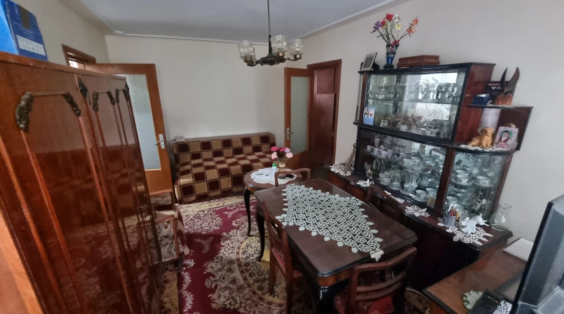 Oferta Tatarasi apartament 54 mp, 2 camere, semidecomandat, de vanzare,  Piata Chirila imagine 2