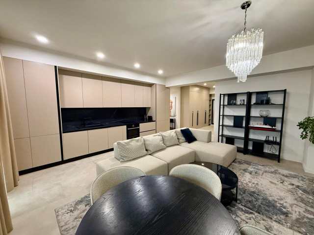 Apartament, 2 camere  open-space,  103 mp, Centru, de vanzare,  (Vis a vis de Palas Mall) 163091