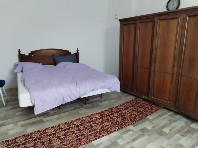 Apartament, 3 camere  semidecomandat,  90 mp, Central, de vanzare,  (in spate la facultatea de medicina) 163181