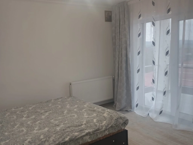 Apartament 5 camere - Ciurbesti