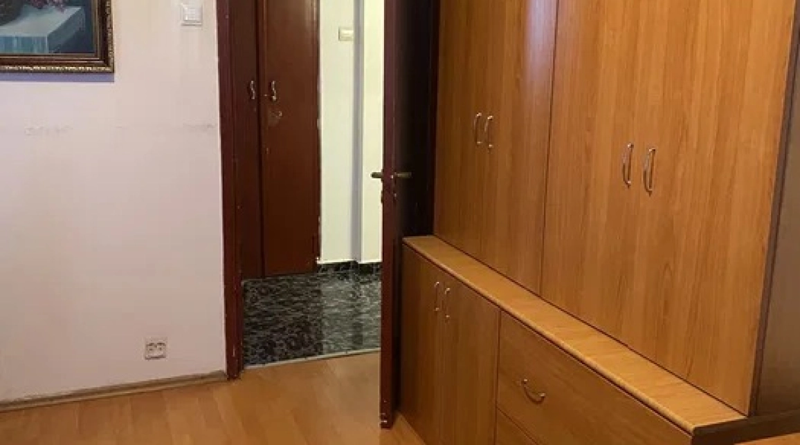 De inchiriat apartament, 2 camere, semidecomandat, 50 mp, Podu Ros, Piata Nicolina, Cod 163207 — fotografia 3