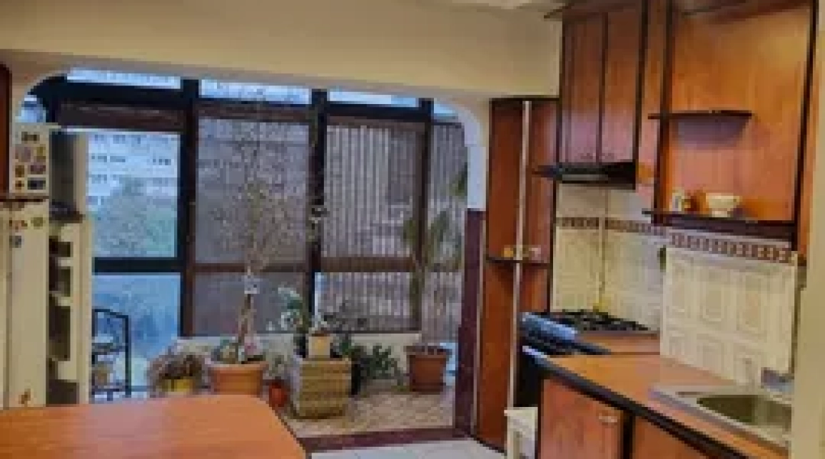 2 camere, decomandat, 114 mp, de inchiriat apartament in zona Central, Cod 161098 — fotografia 1